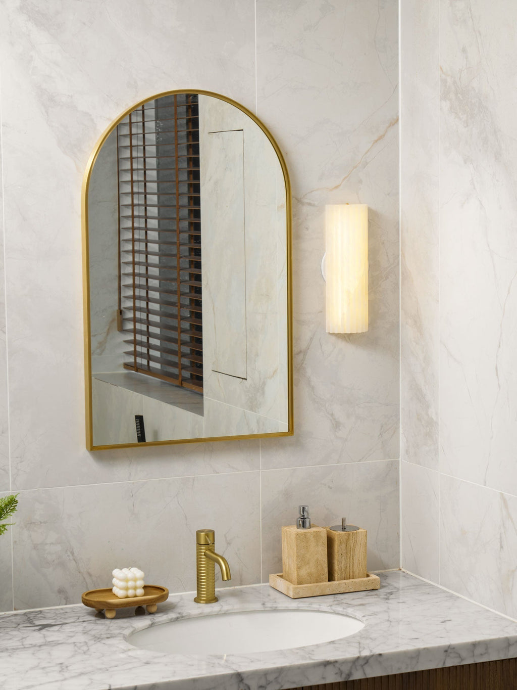 Alabaster Serenity Wall Lamp