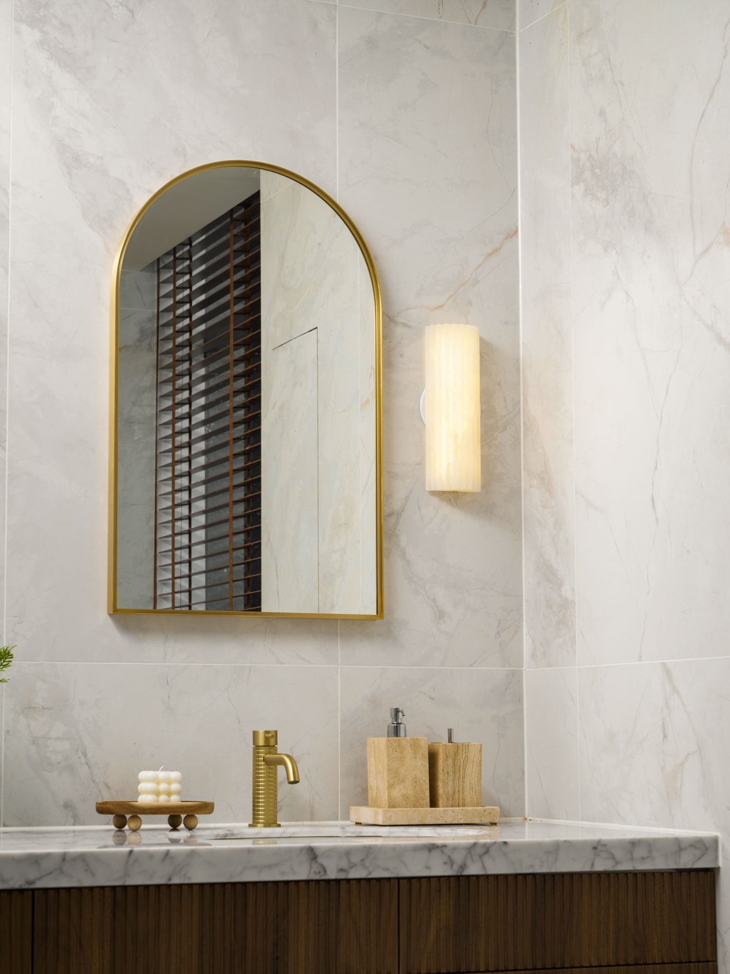 Alabaster Serenity Wall Lamp