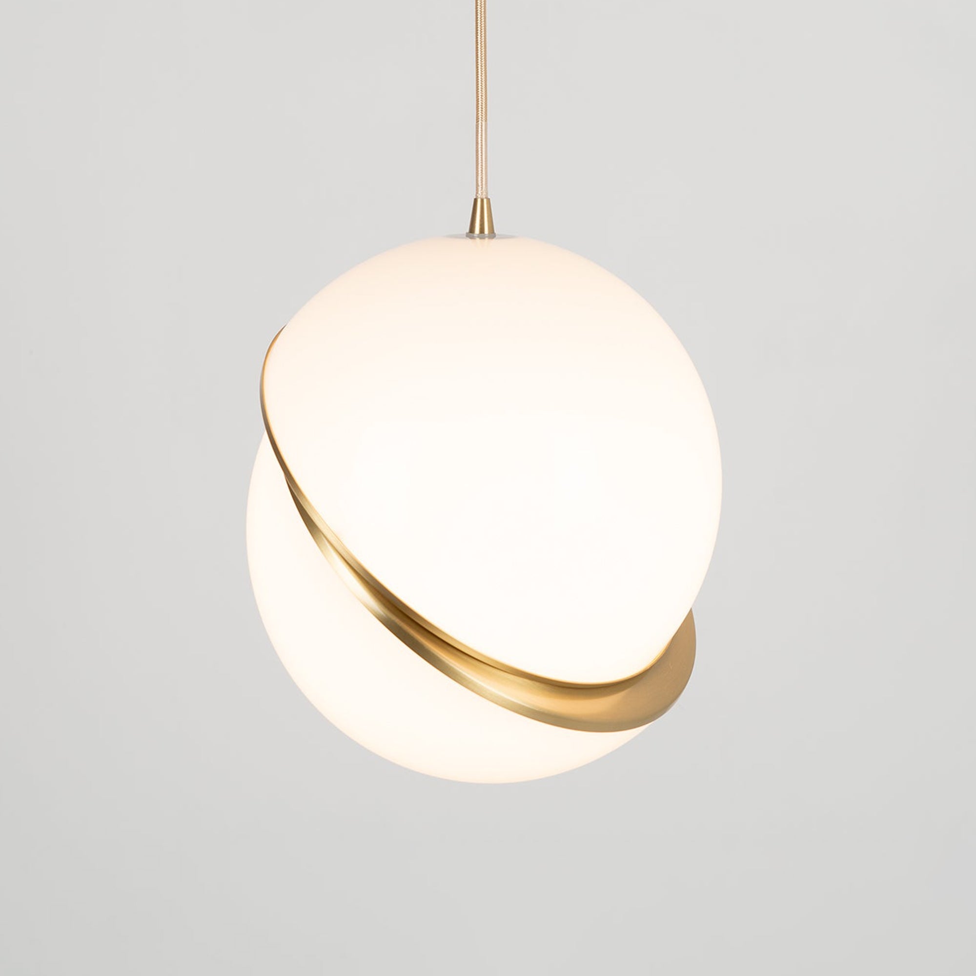 Seluna Crescent Pendant | Modern Lunar-Inspired Lighti