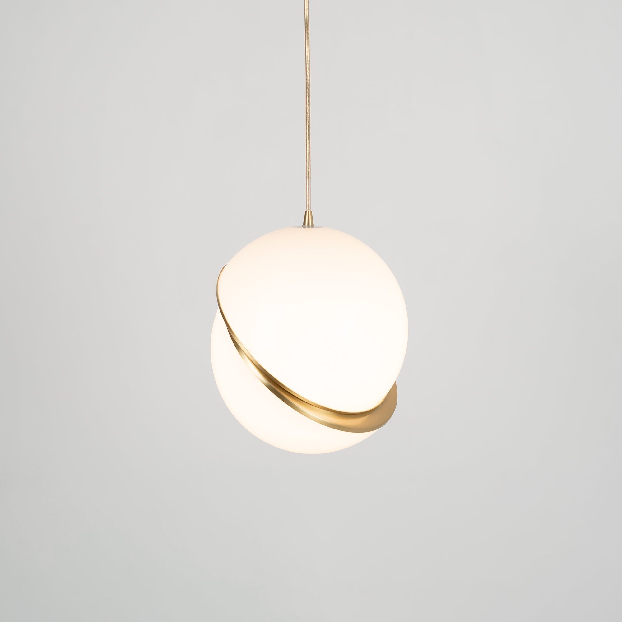 Seluna Crescent Pendant | Modern Lunar-Inspired Lighti