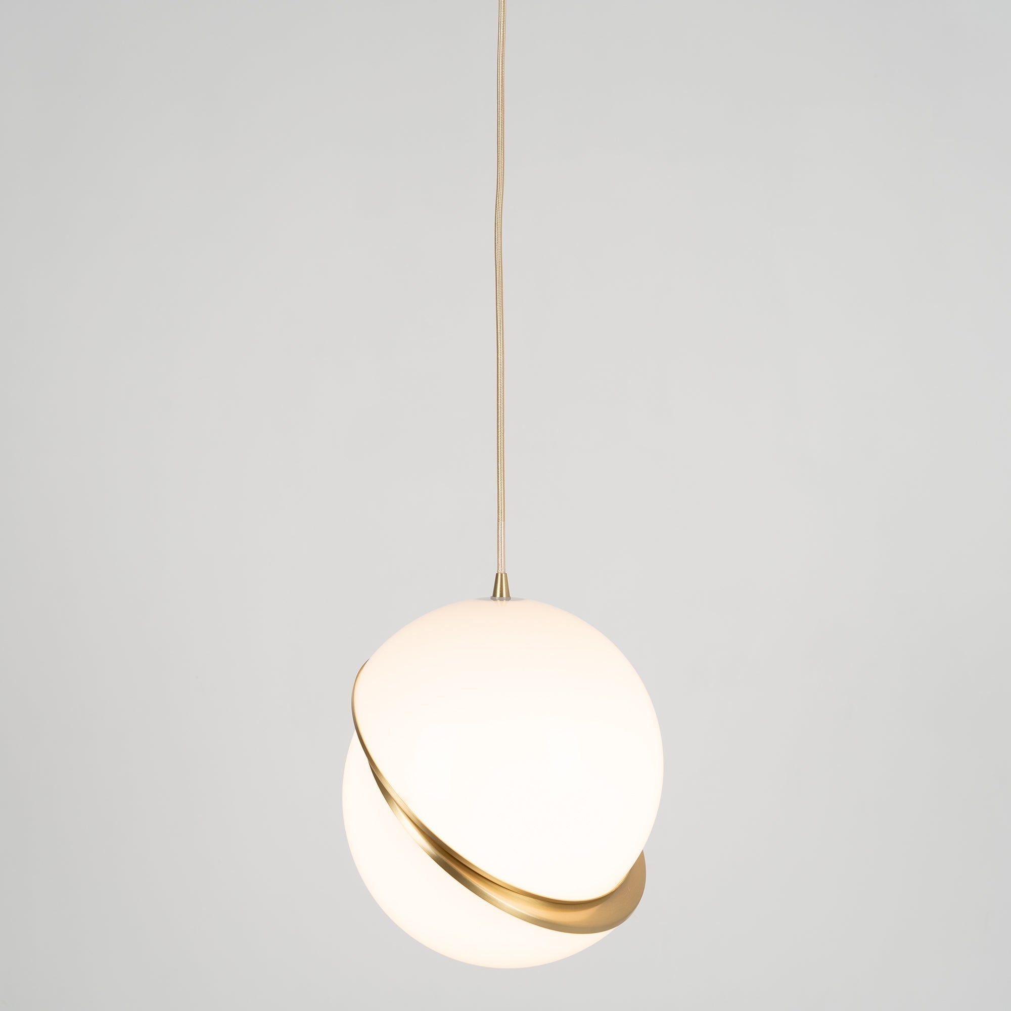 Seluna Crescent Pendant | Modern Lunar-Inspired Lighti
