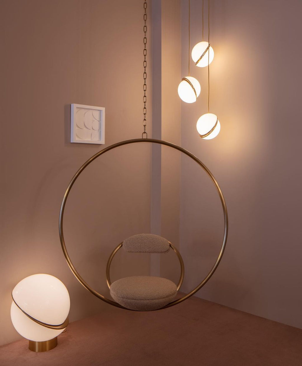 Seluna Crescent Pendant | Modern Lunar-Inspired Lighti