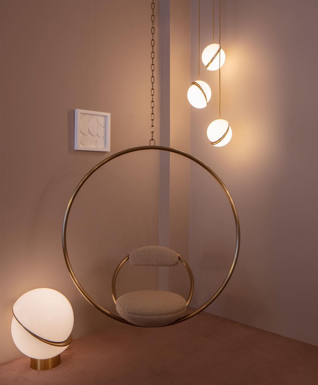 Seluna Crescent Pendant | Modern Lunar-Inspired Lighti