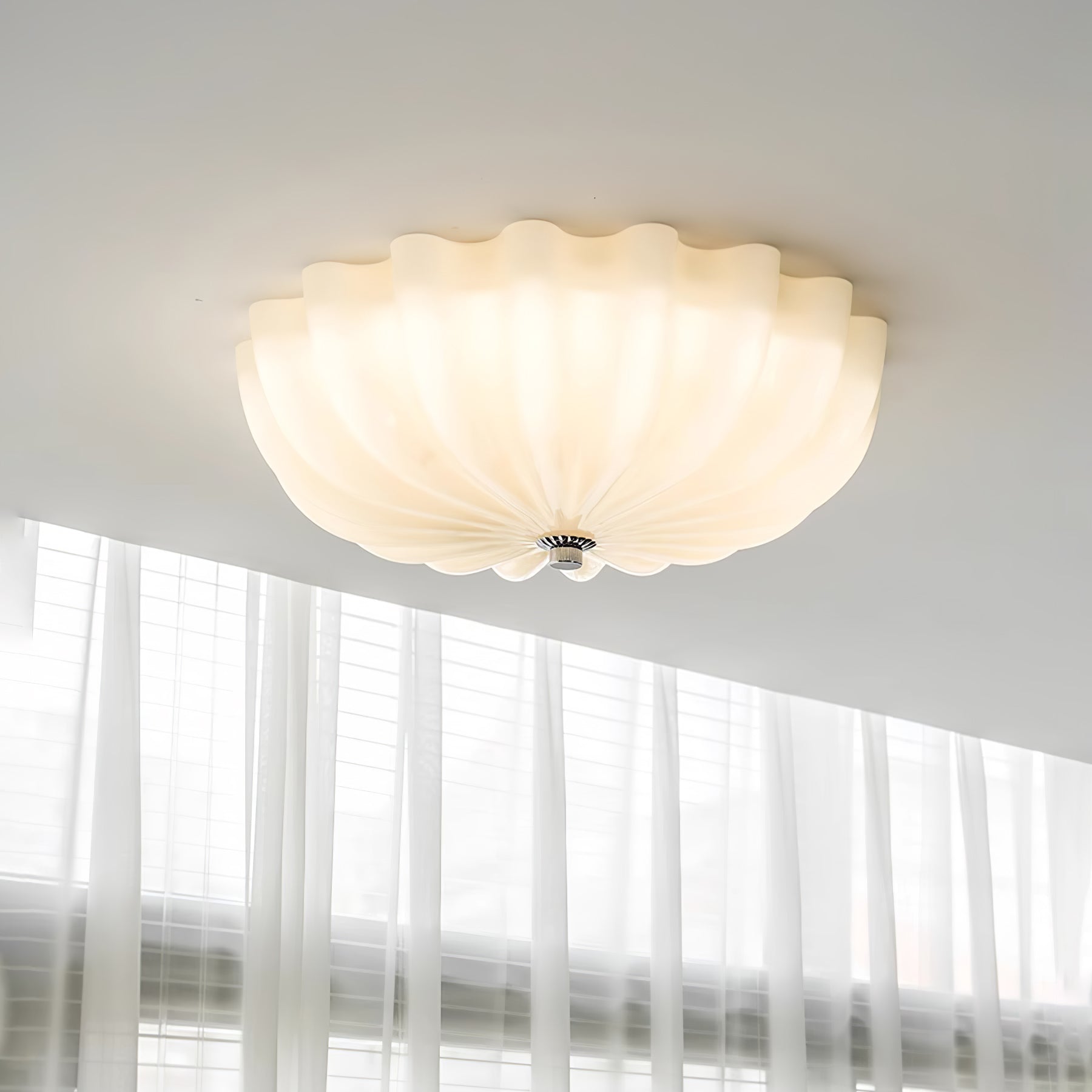Luna Shell Glow Ceiling Lamp