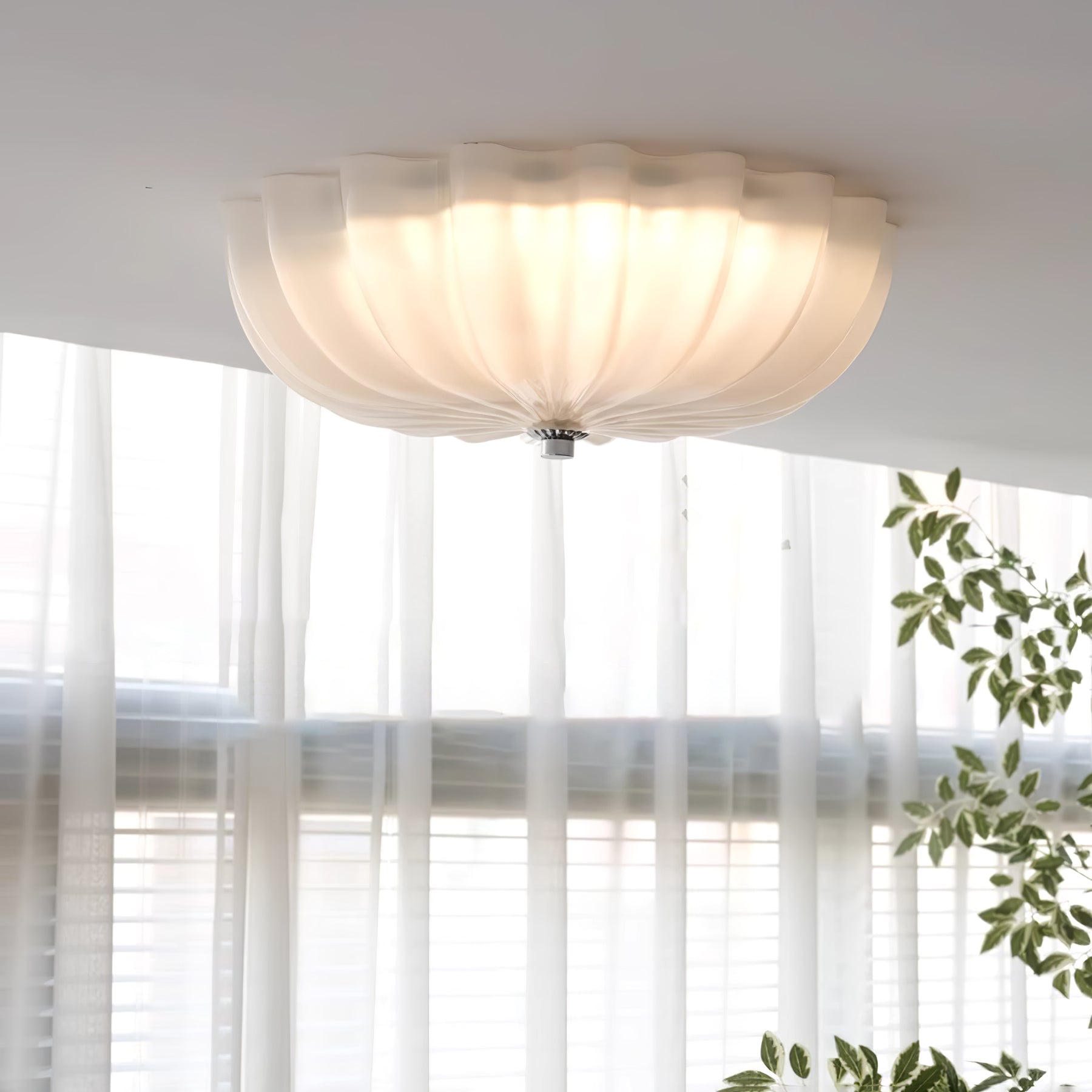 Luna Shell Glow Ceiling Lamp