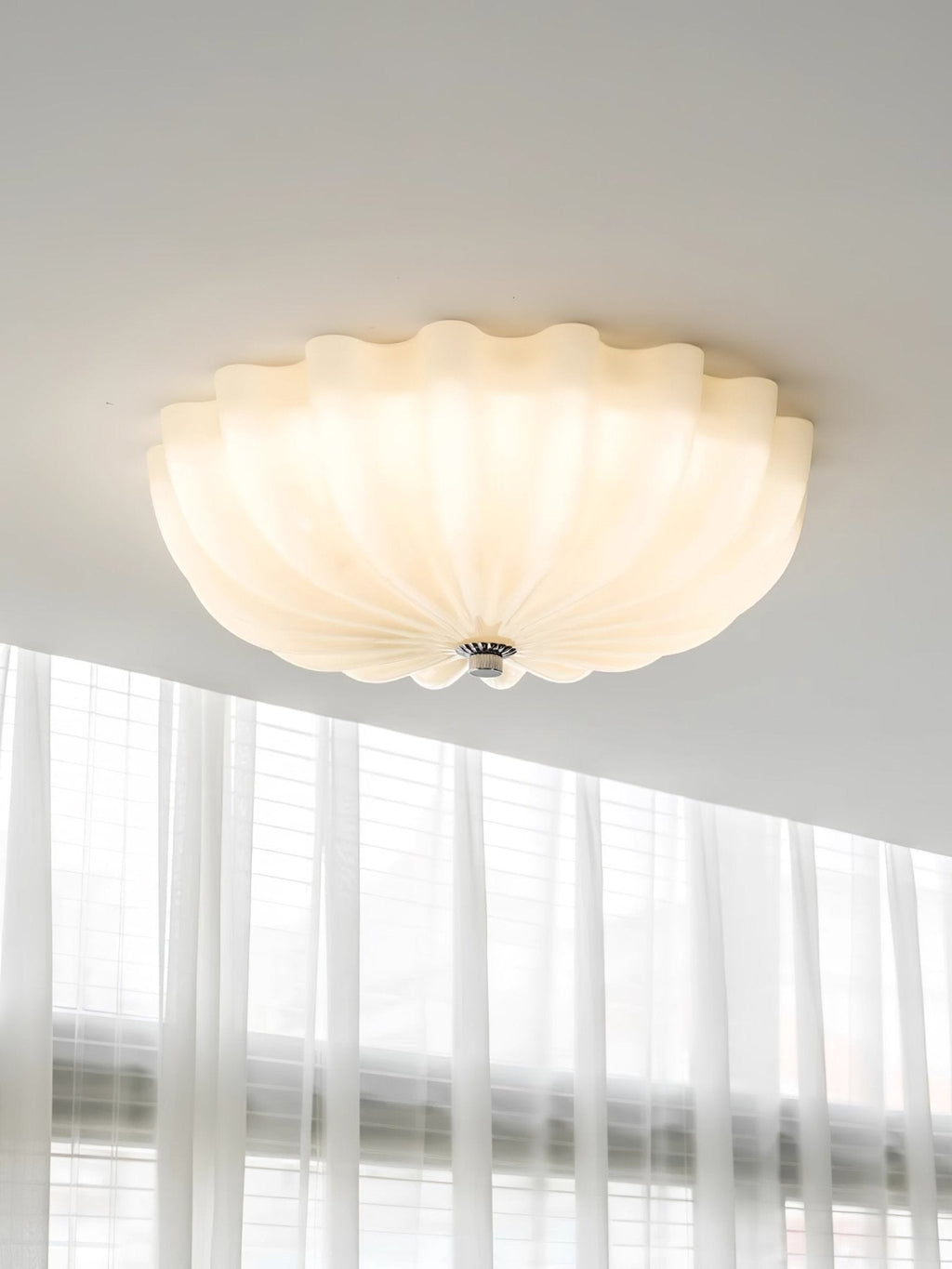 Luna Shell Glow Ceiling Lamp