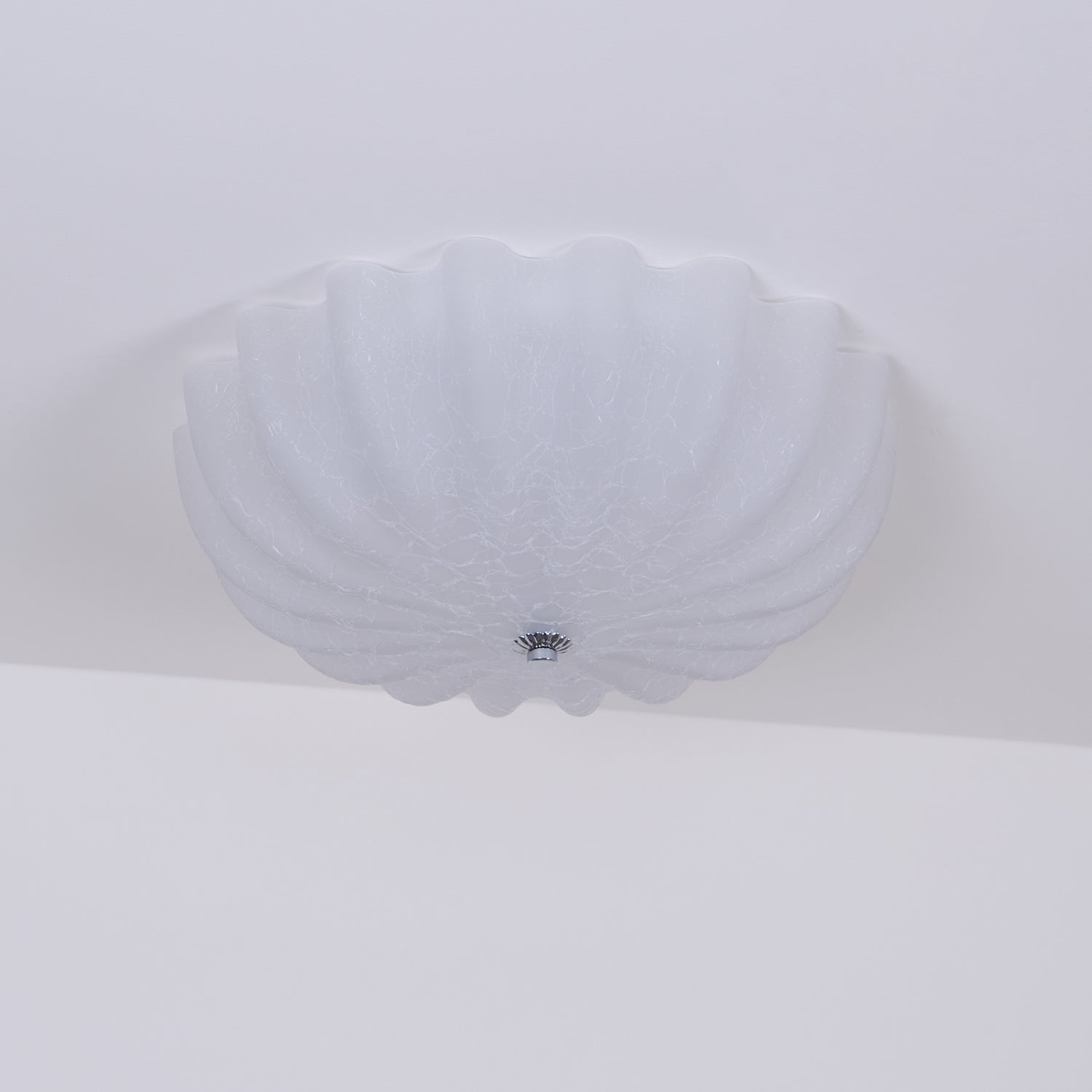 Luna Shell Glow Ceiling Lamp