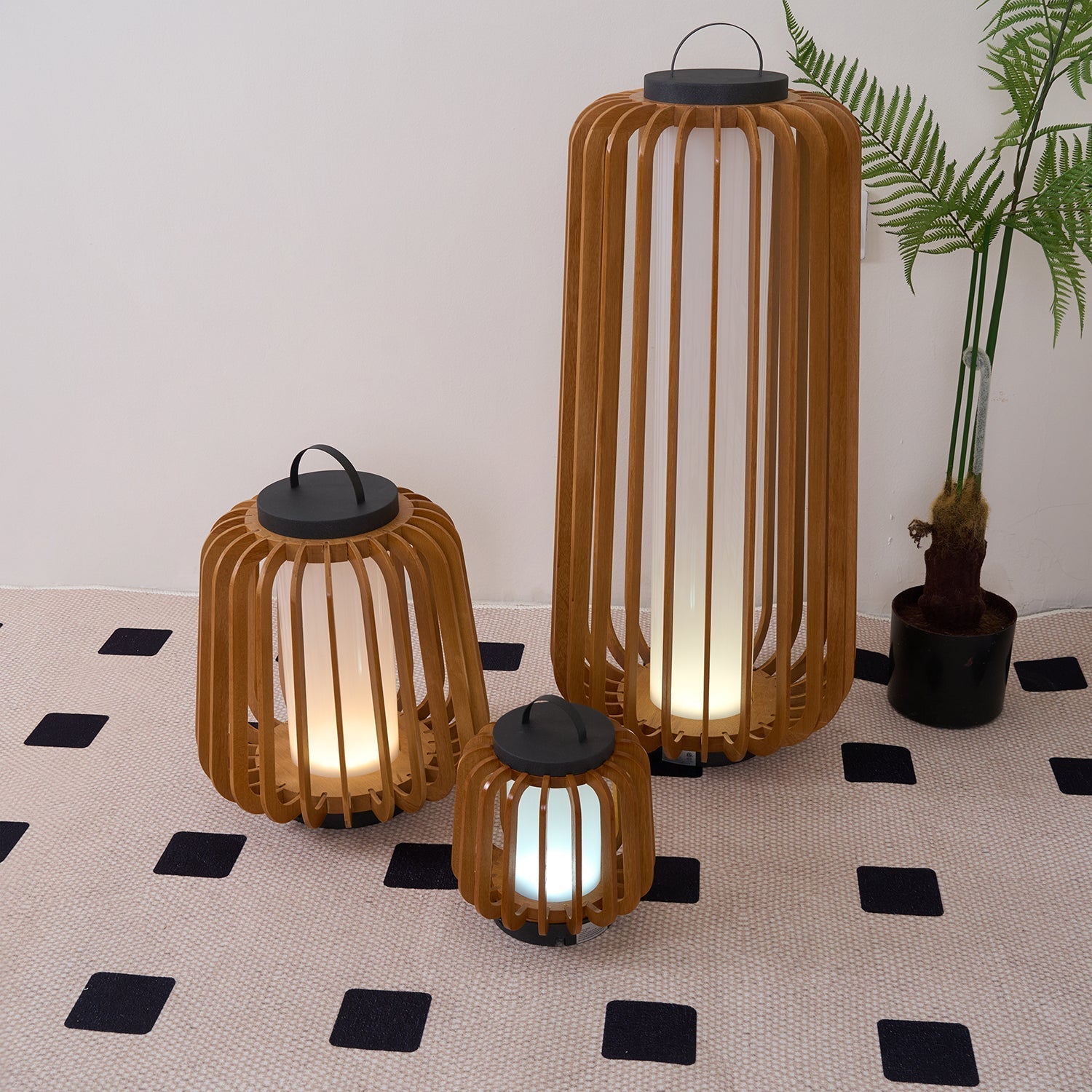 Lumara Outdoor Lantern