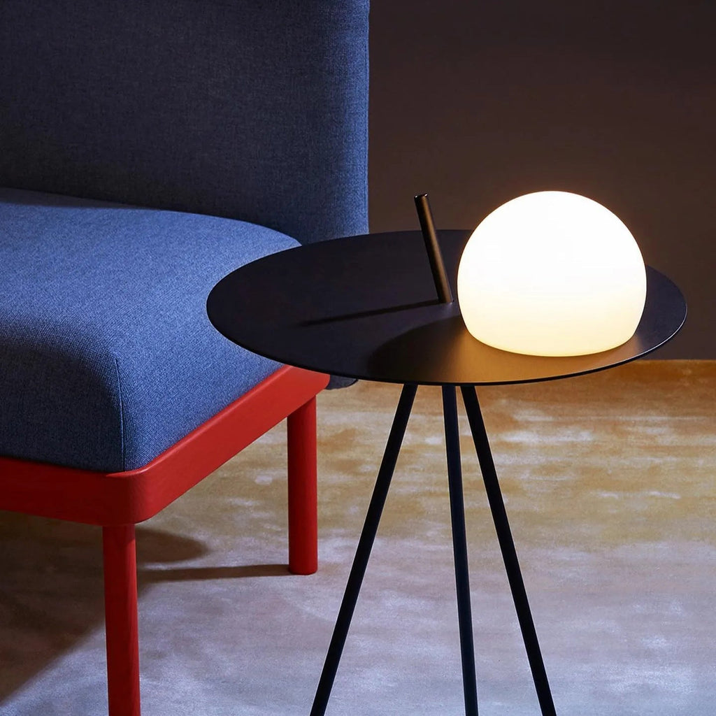 Solara Tripod Solar Outdoor Lamp