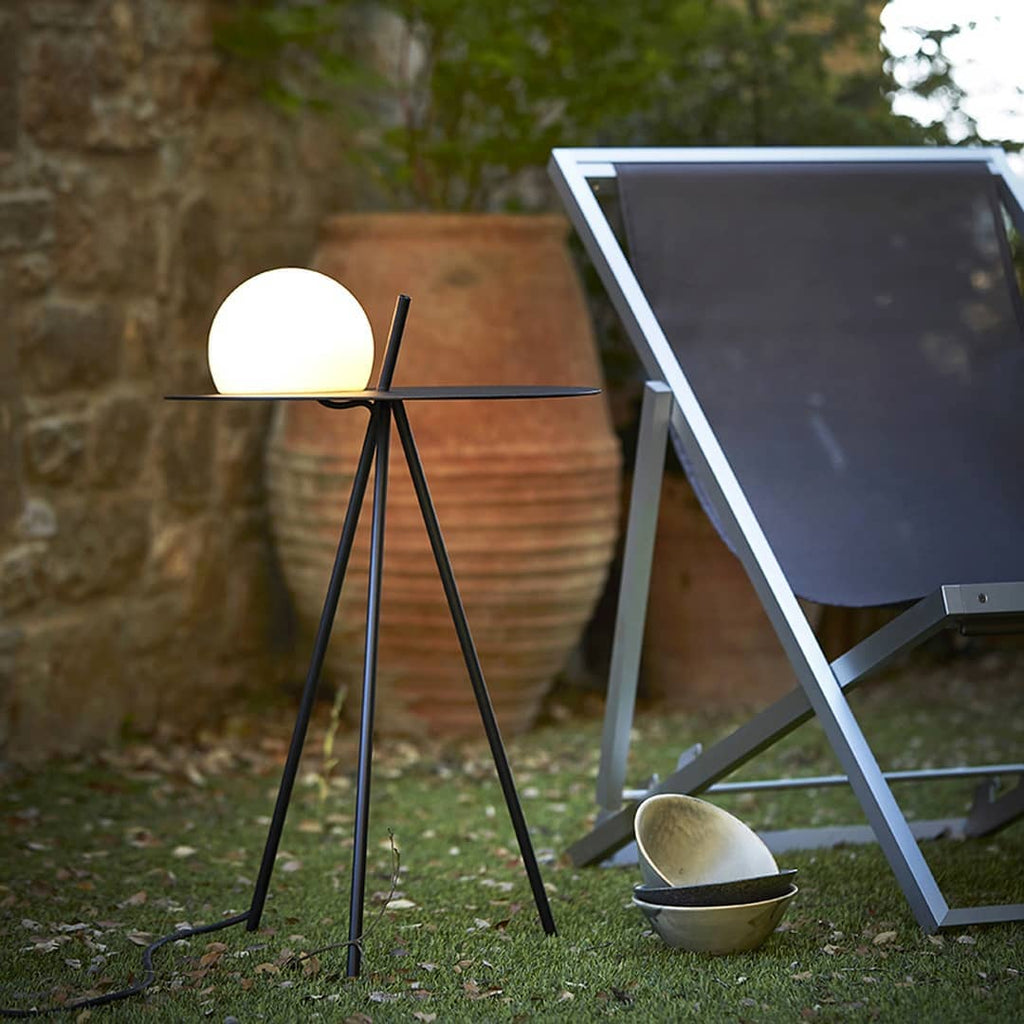 Solara Tripod Solar Outdoor Lamp