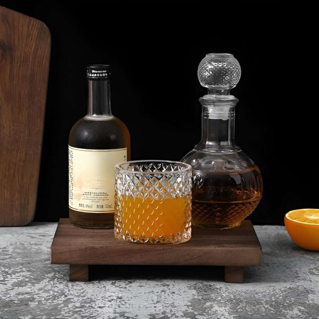 Mila’s Classic Wooden Bathroom Holder