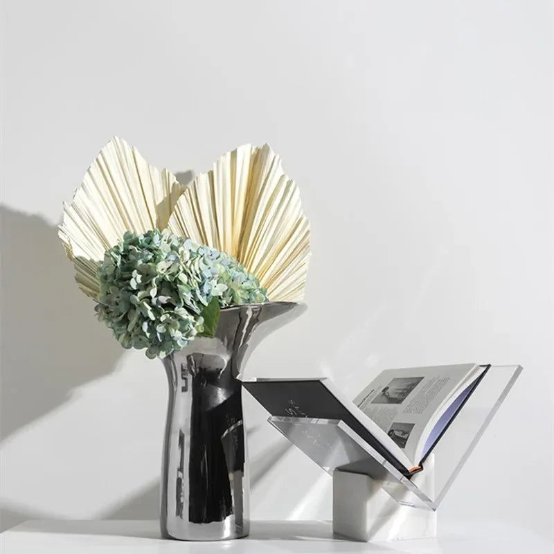 Mila’s Book Stand