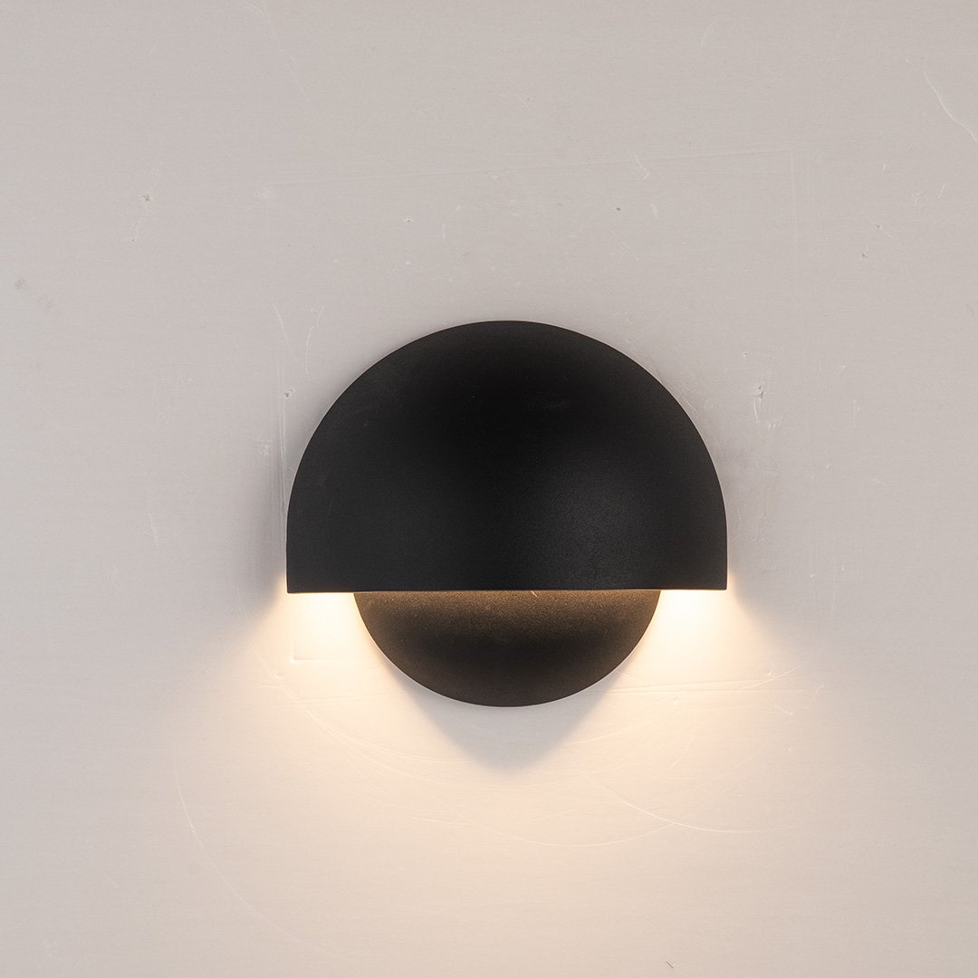 Solira LED Wall Light