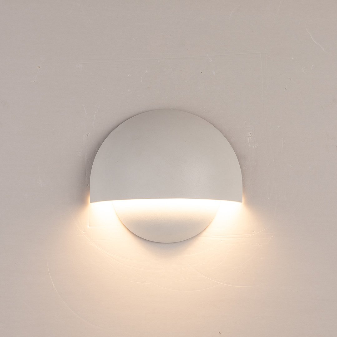Solira LED Wall Light